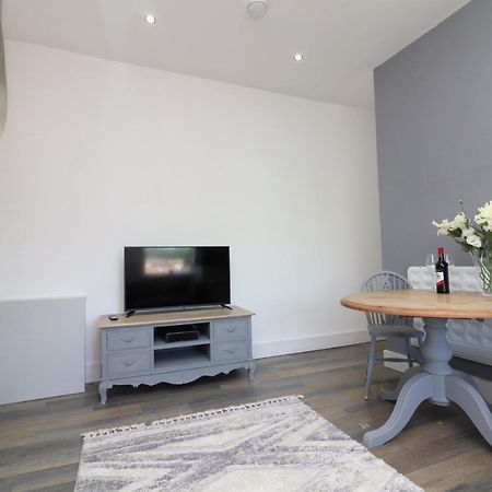 Hope House Apartments Chester Bagian luar foto