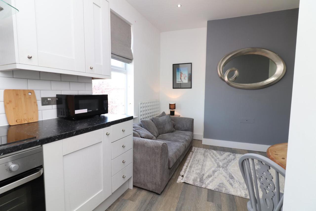 Hope House Apartments Chester Bagian luar foto