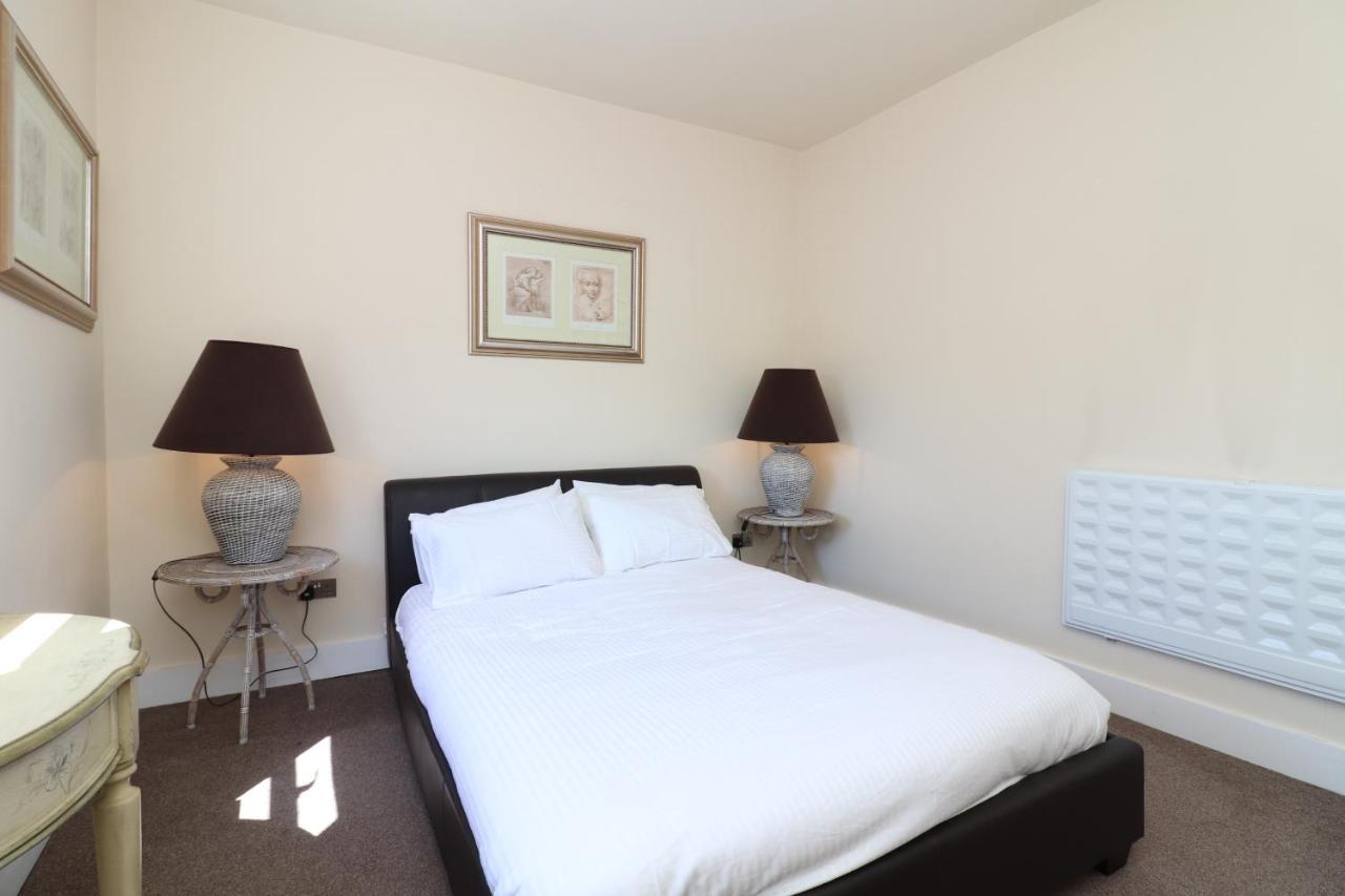 Hope House Apartments Chester Bagian luar foto