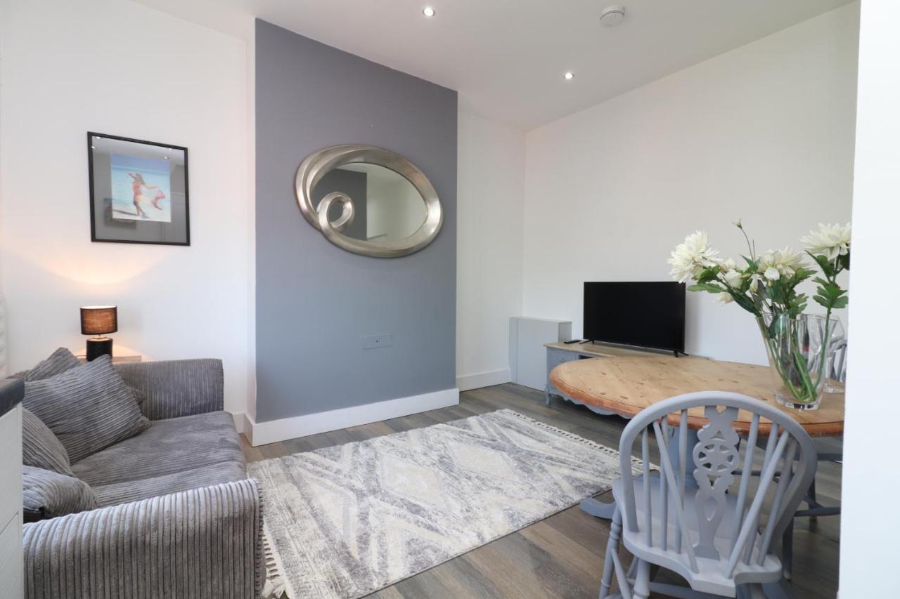Hope House Apartments Chester Bagian luar foto