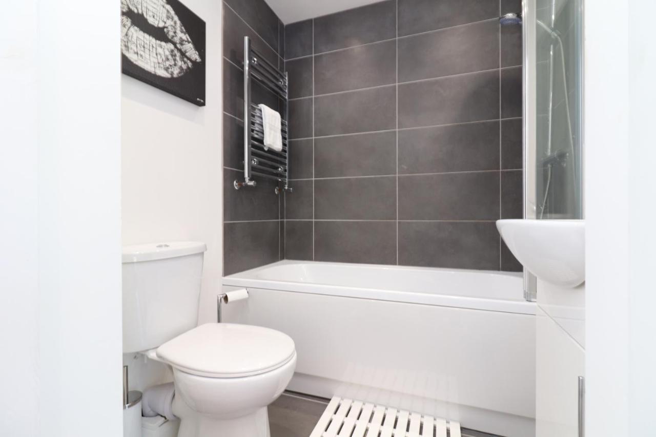 Hope House Apartments Chester Bagian luar foto